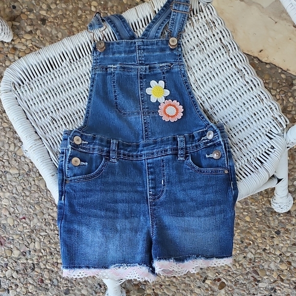 wonder nation Other - Wonder Nation Toddler Girls Denim Shortall Overalls Size 4T Flowers Patches